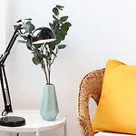 דירה Typical 2 Charming Flat By Homeful Homes ליסבון